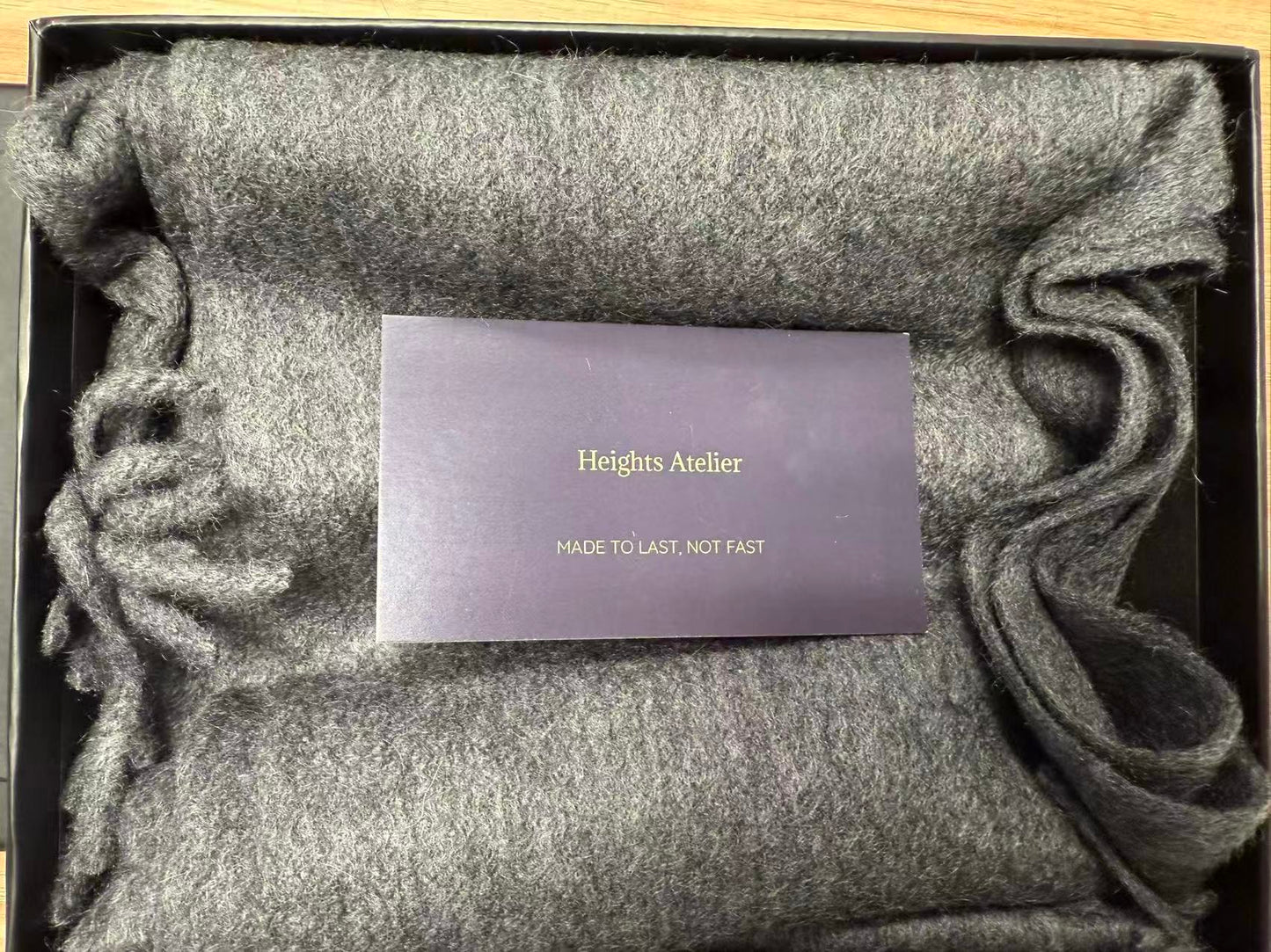 Gift — Écharpe Unie Tissée en Cachemire Pure Woven Cashmere Scarf